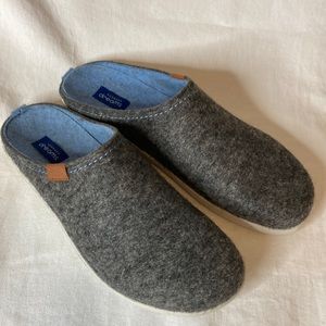 Nib Womens Samuel Hubbard Dreams Clog 